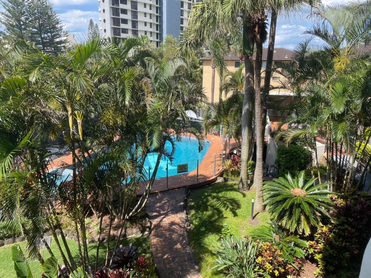 Aristocrat Apartments Gold Coast Exterior photo