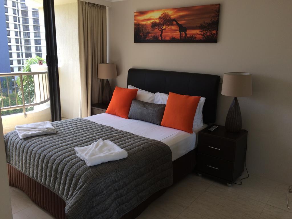 Aristocrat Apartments Gold Coast Exterior photo