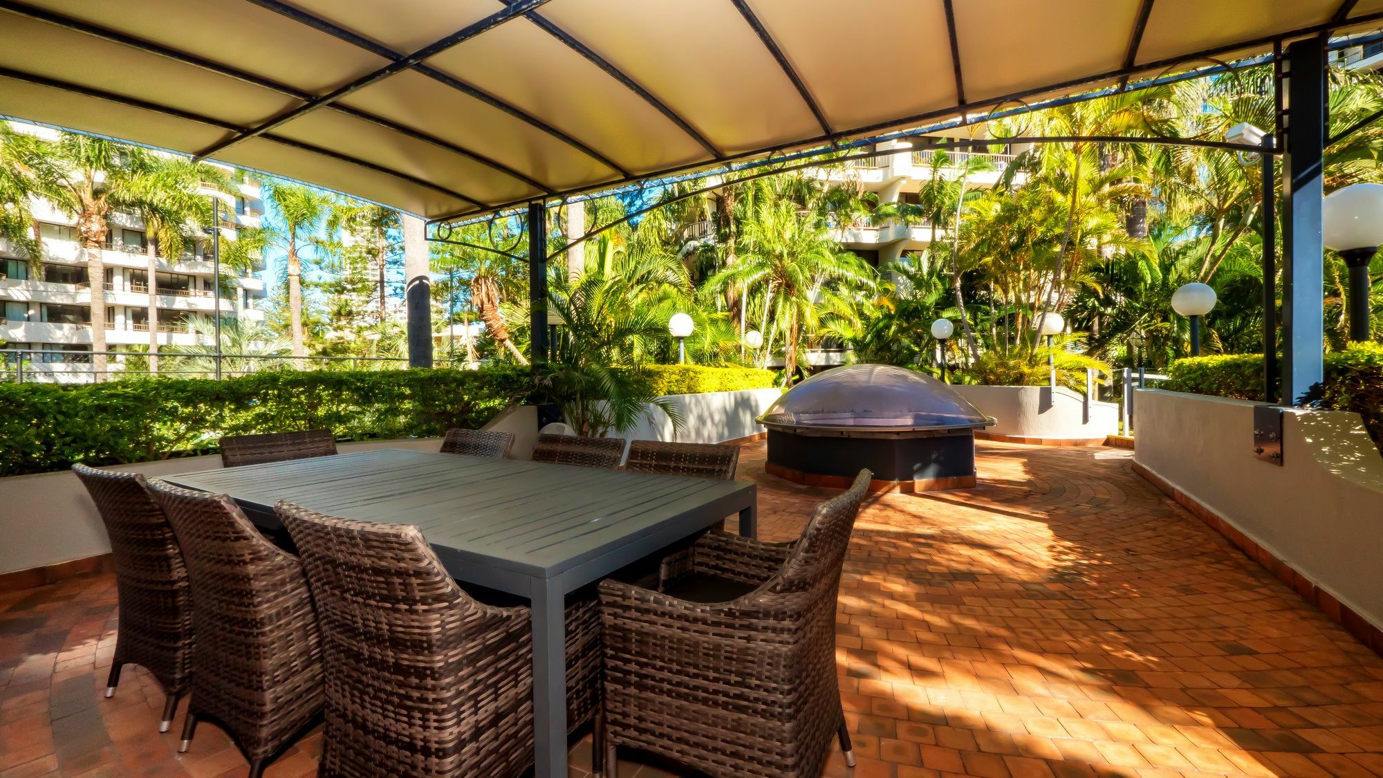 Aristocrat Apartments Gold Coast Exterior photo