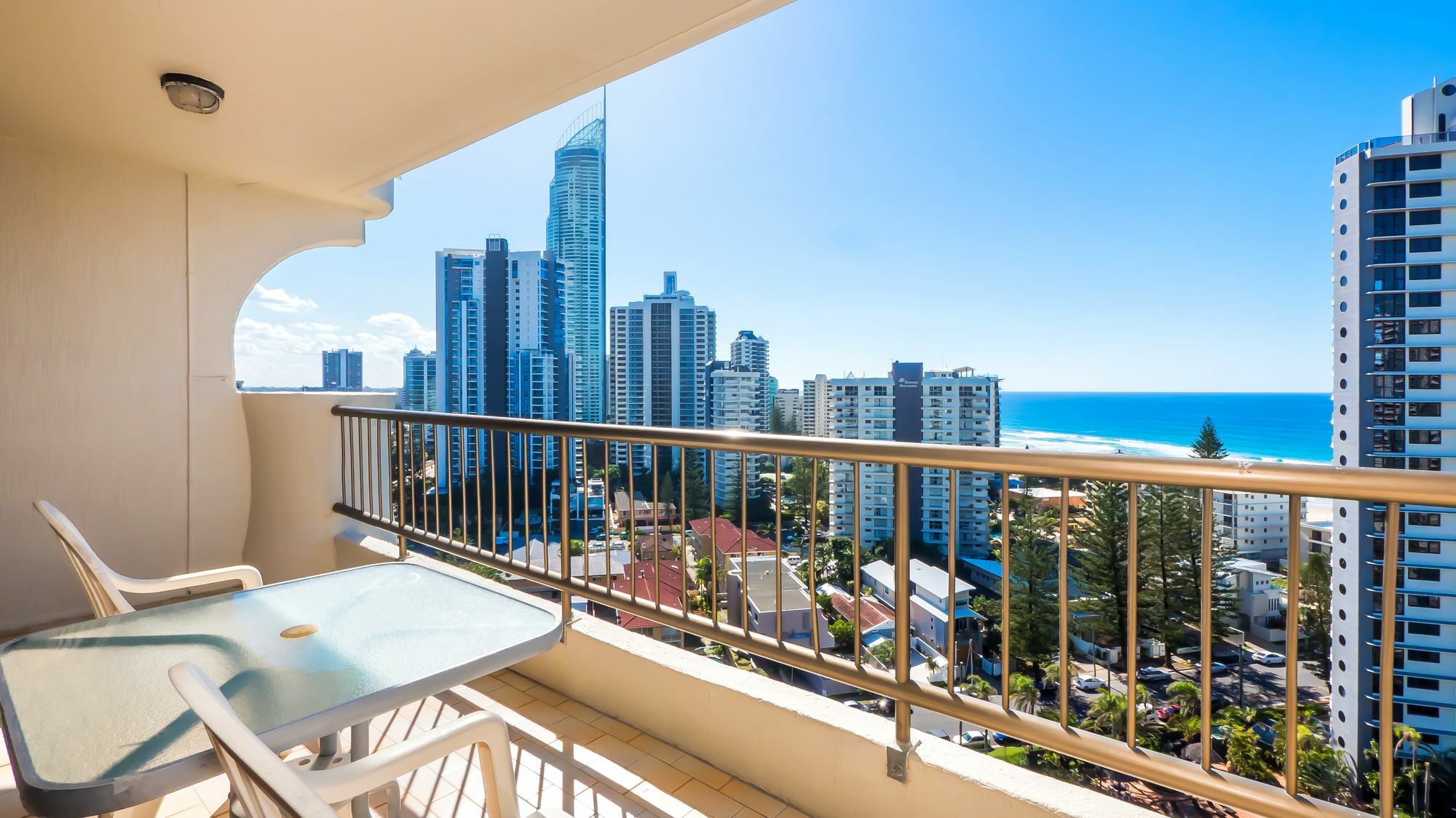 Aristocrat Apartments Gold Coast Exterior photo